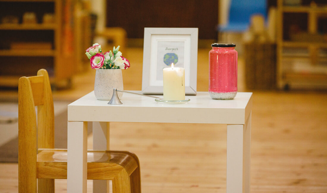 Table chair candle